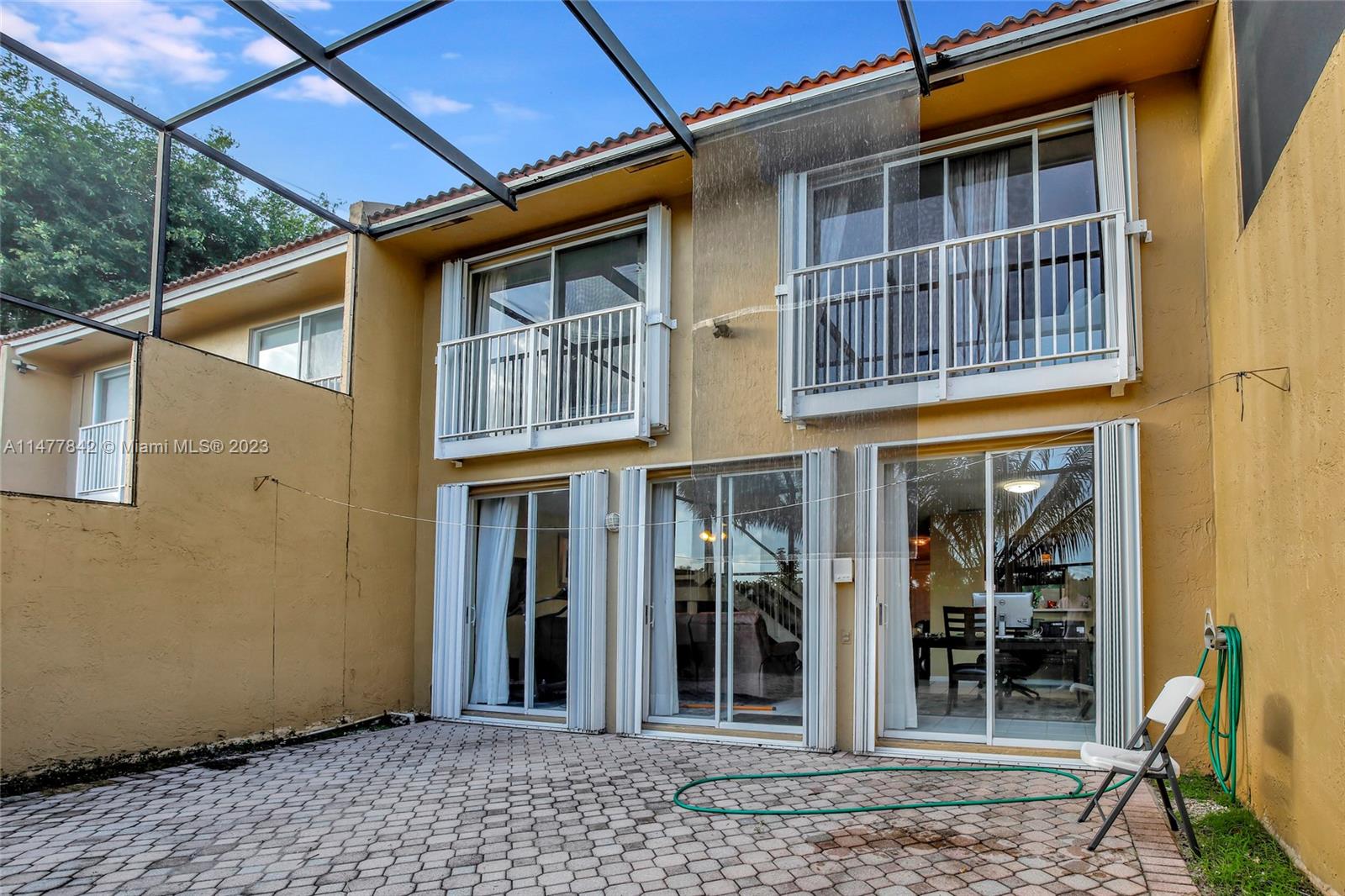 DORAL COVE - Residential