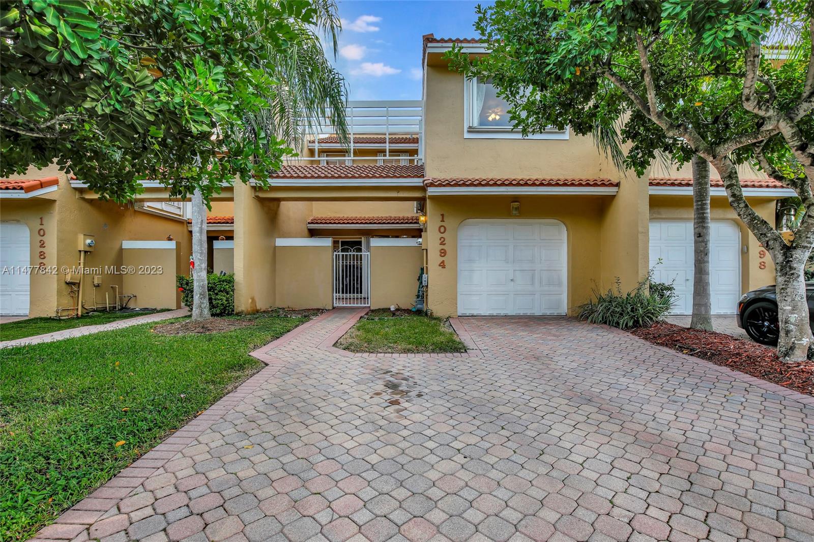DORAL COVE - Residential