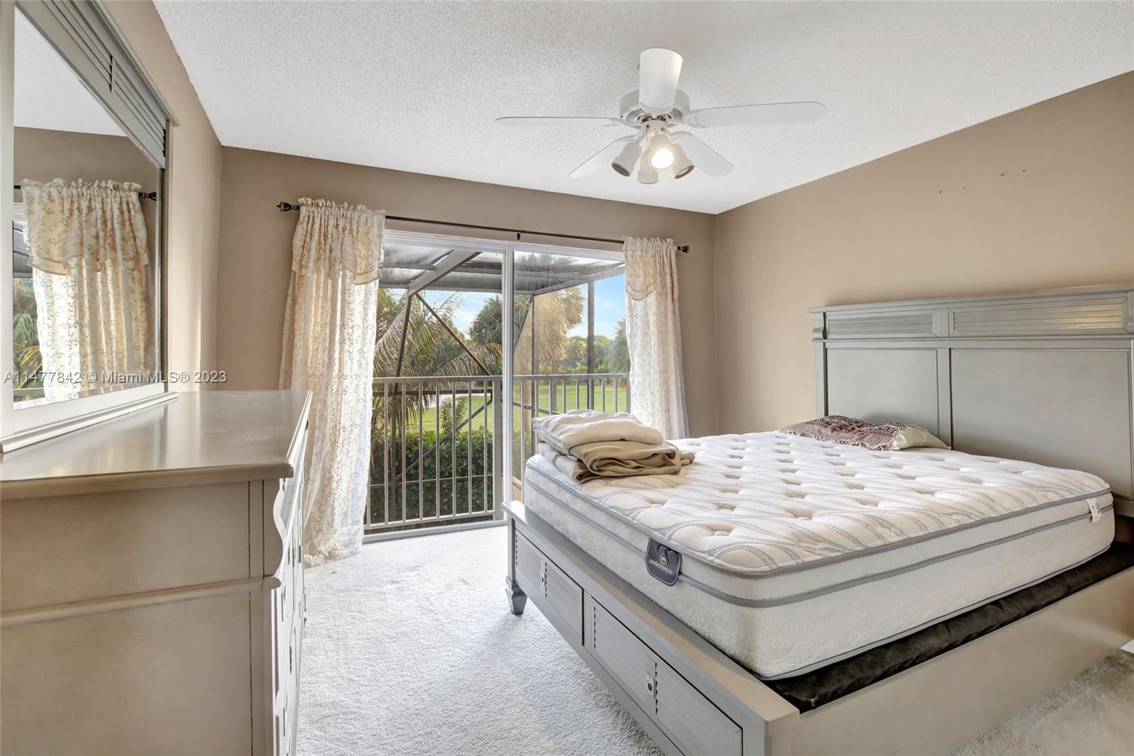 DORAL COVE - Residential