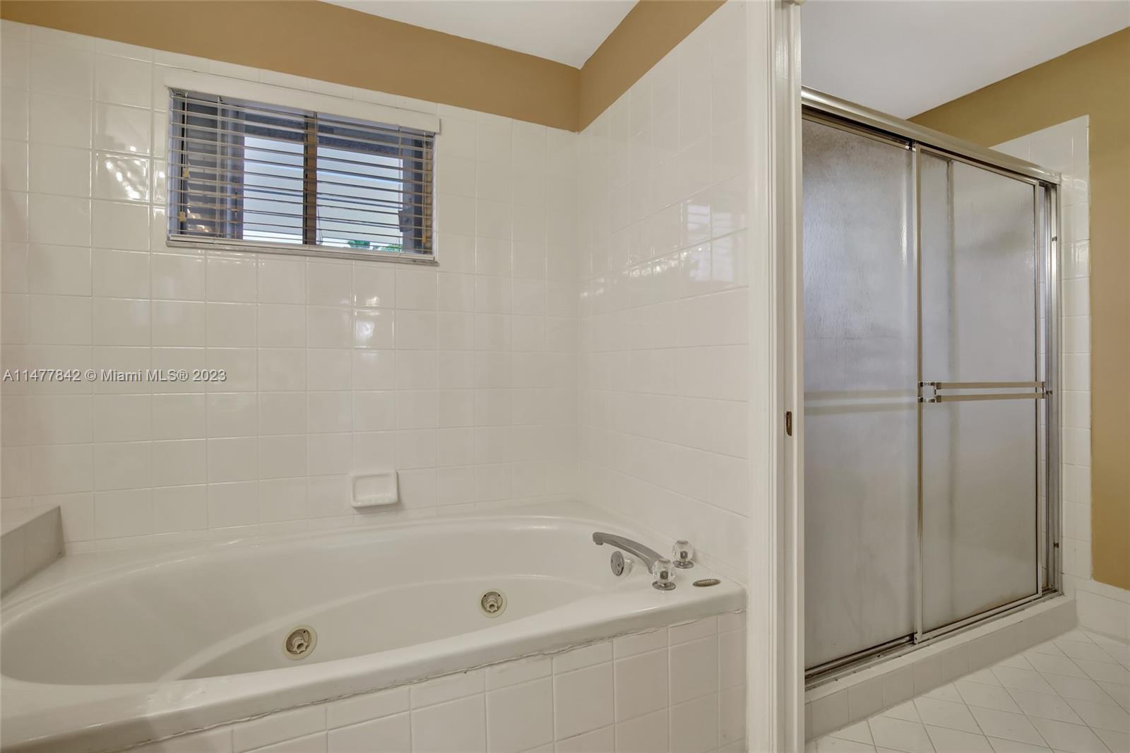 DORAL COVE - Residential