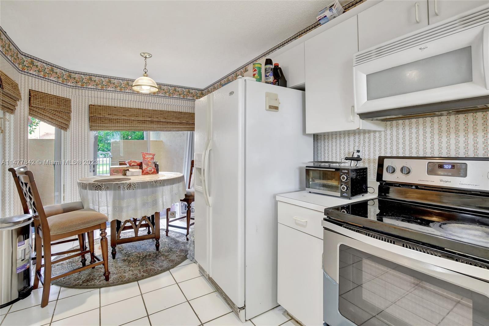 DORAL COVE - Residential