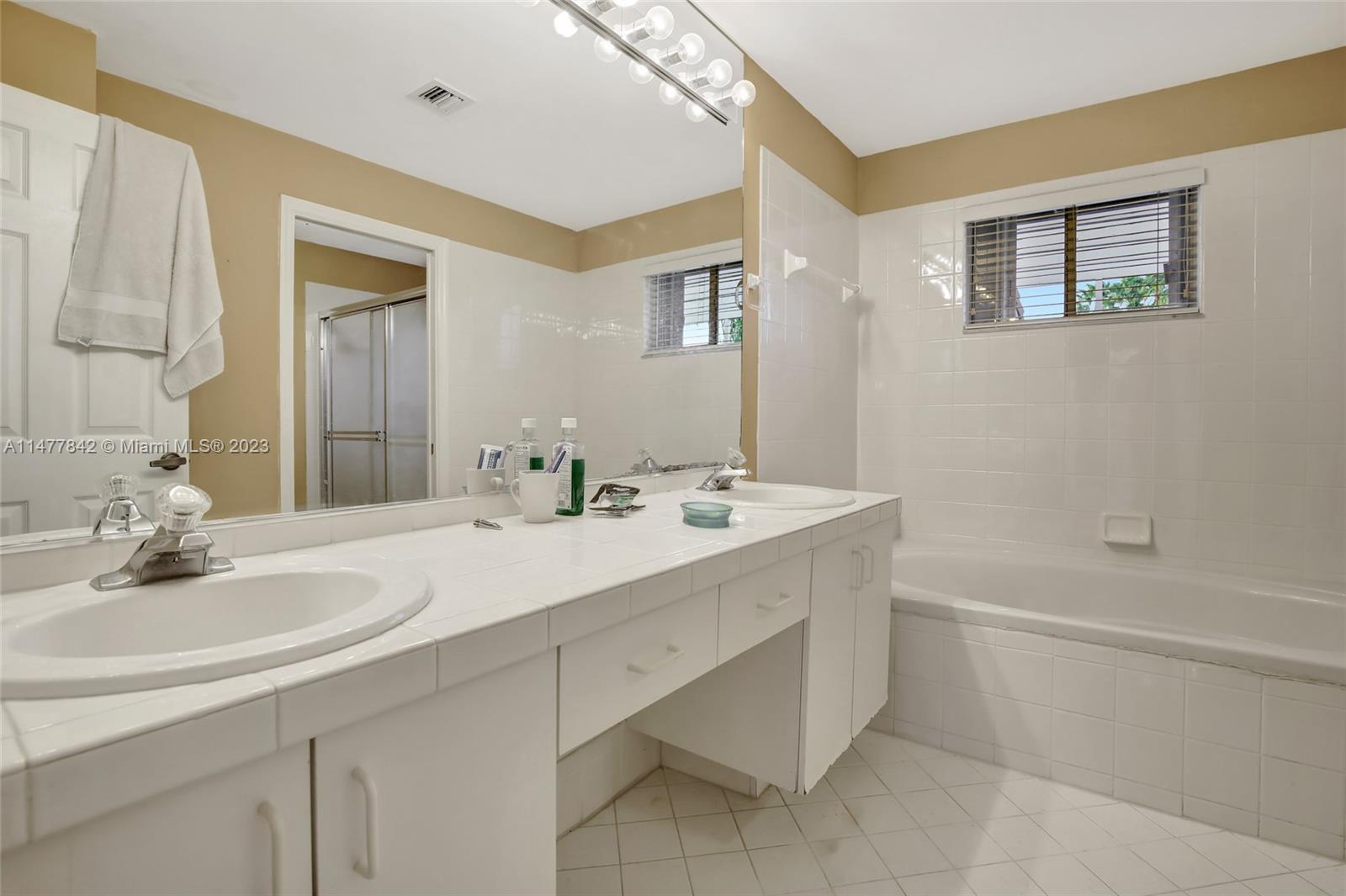DORAL COVE - Residential