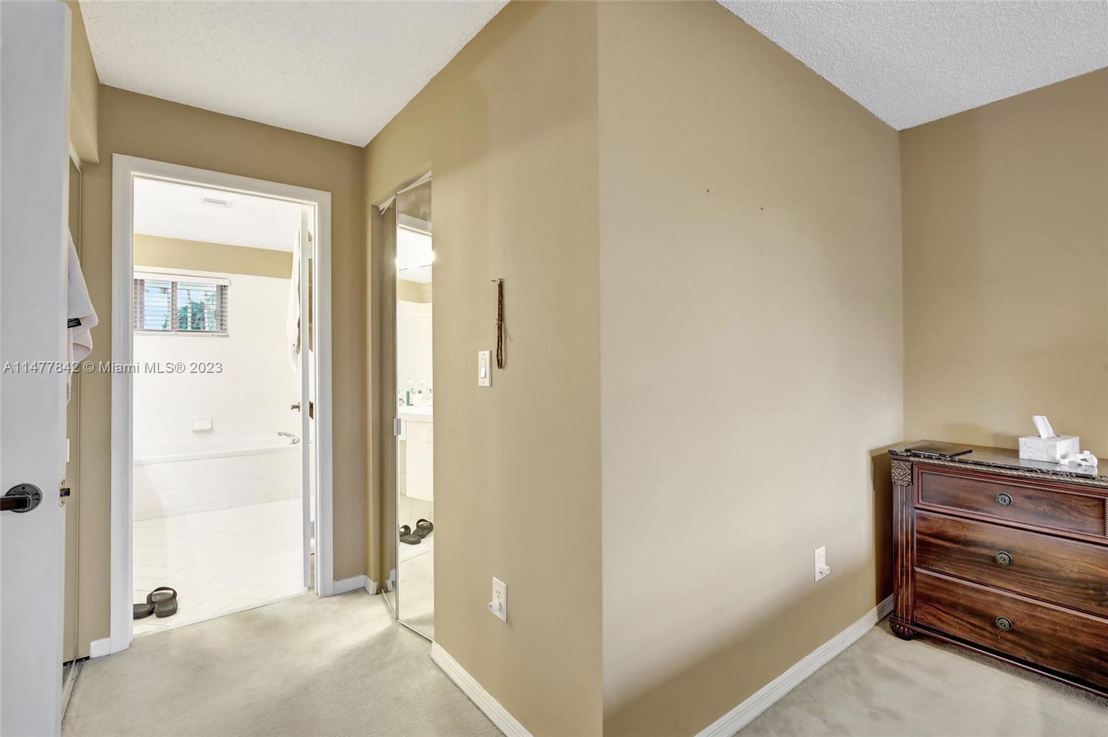 DORAL COVE - Residential