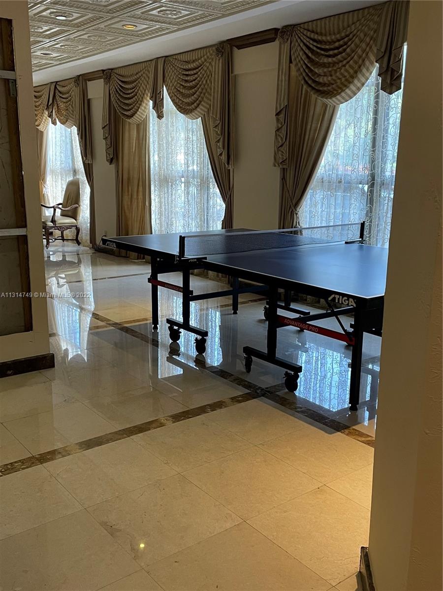 TOWER AT BISCAYNE COVE CO - Residential Lease