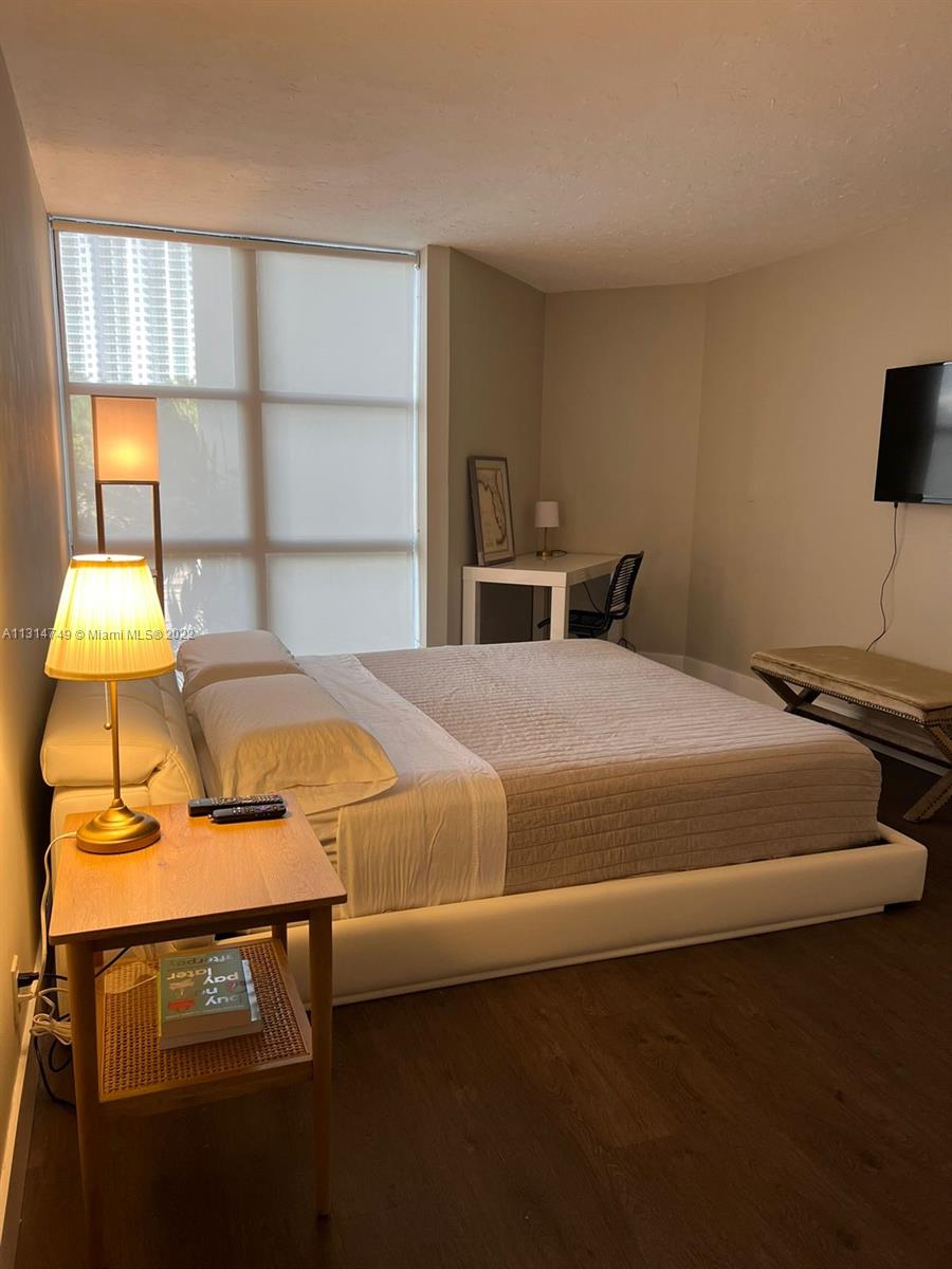 TOWER AT BISCAYNE COVE CO - Residential Lease