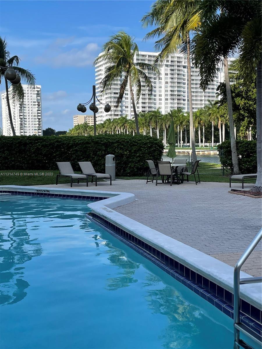 TOWER AT BISCAYNE COVE CO - Residential Lease