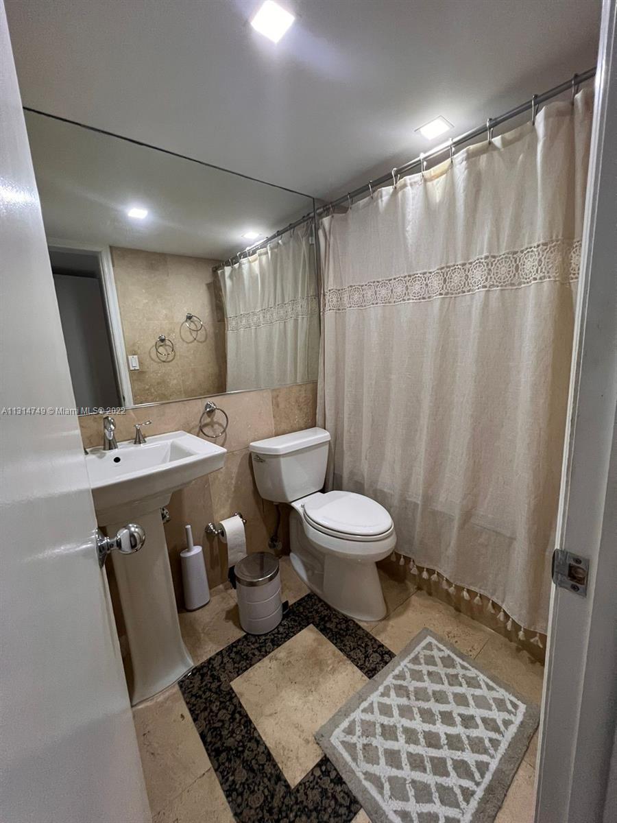 TOWER AT BISCAYNE COVE CO - Residential Lease
