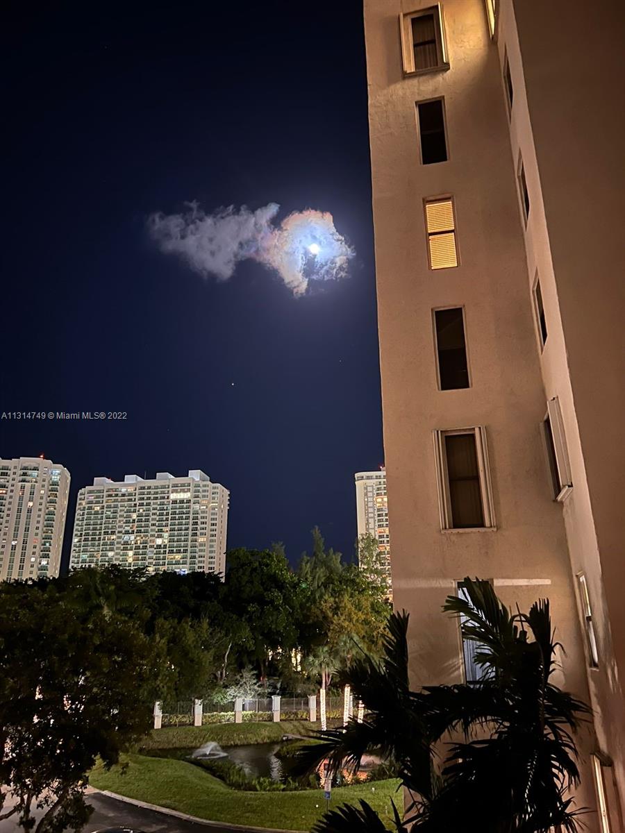 TOWER AT BISCAYNE COVE CO - Residential Lease