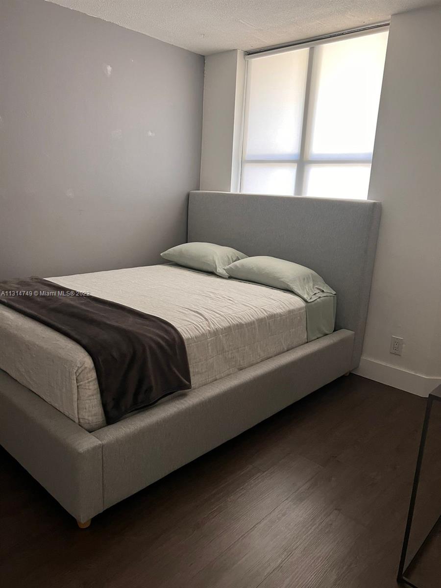 TOWER AT BISCAYNE COVE CO - Residential Lease
