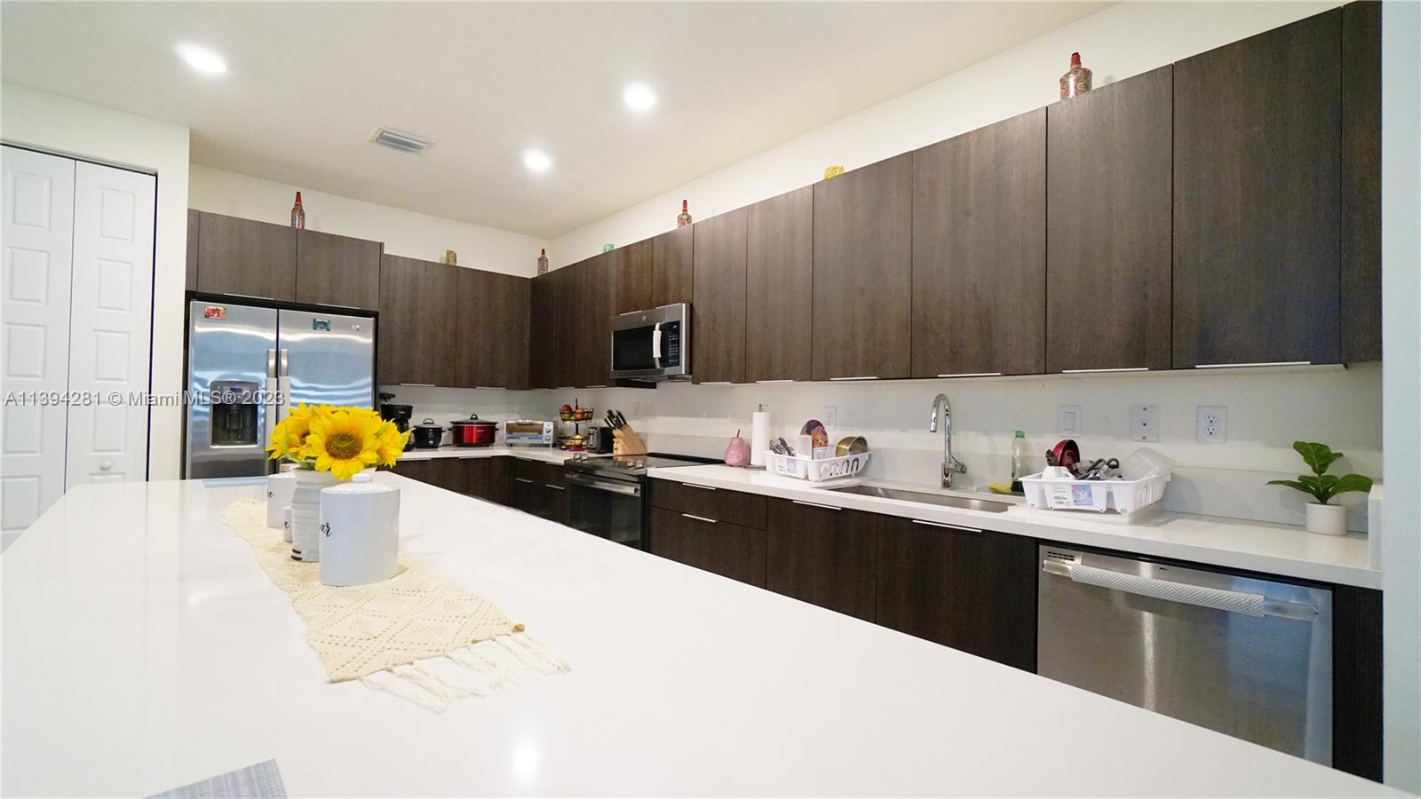 DUNNWOODY LAKE - Residential