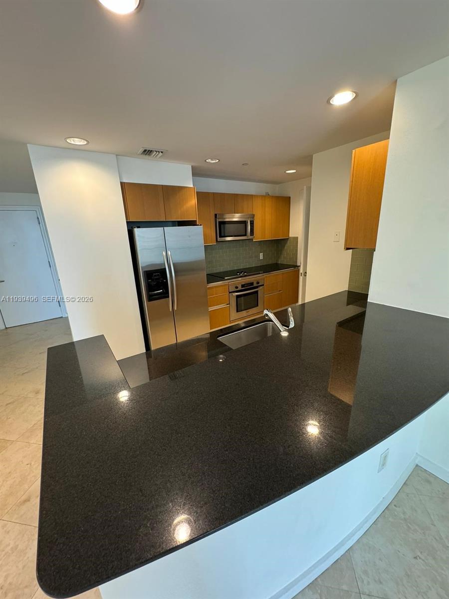 1060 BRICKELL CONDOUNIT - Residential