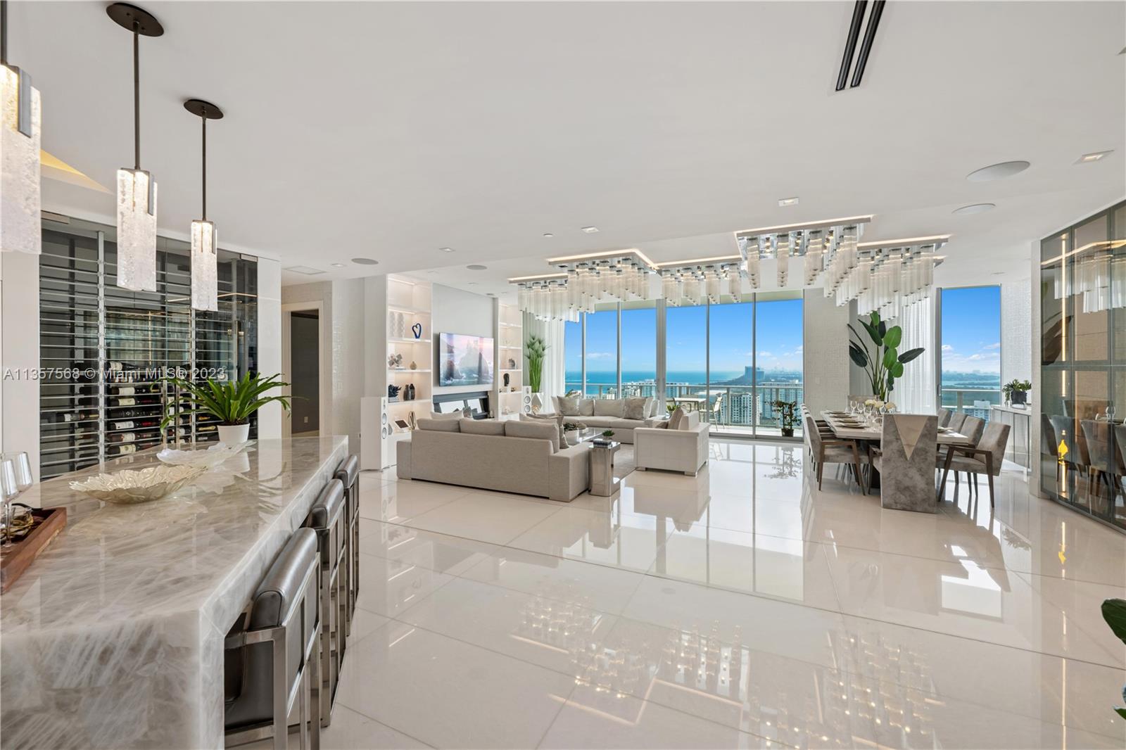 PARQUE TOWERS CONDO - Residential