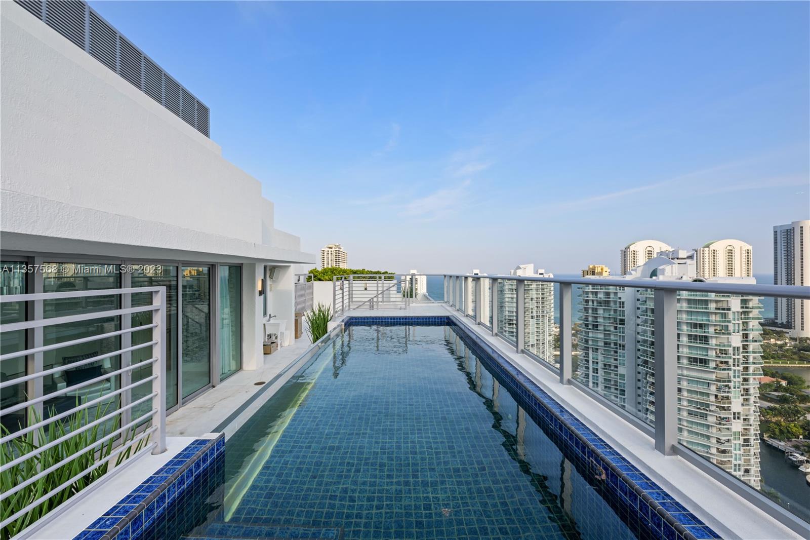PARQUE TOWERS CONDO - Residential