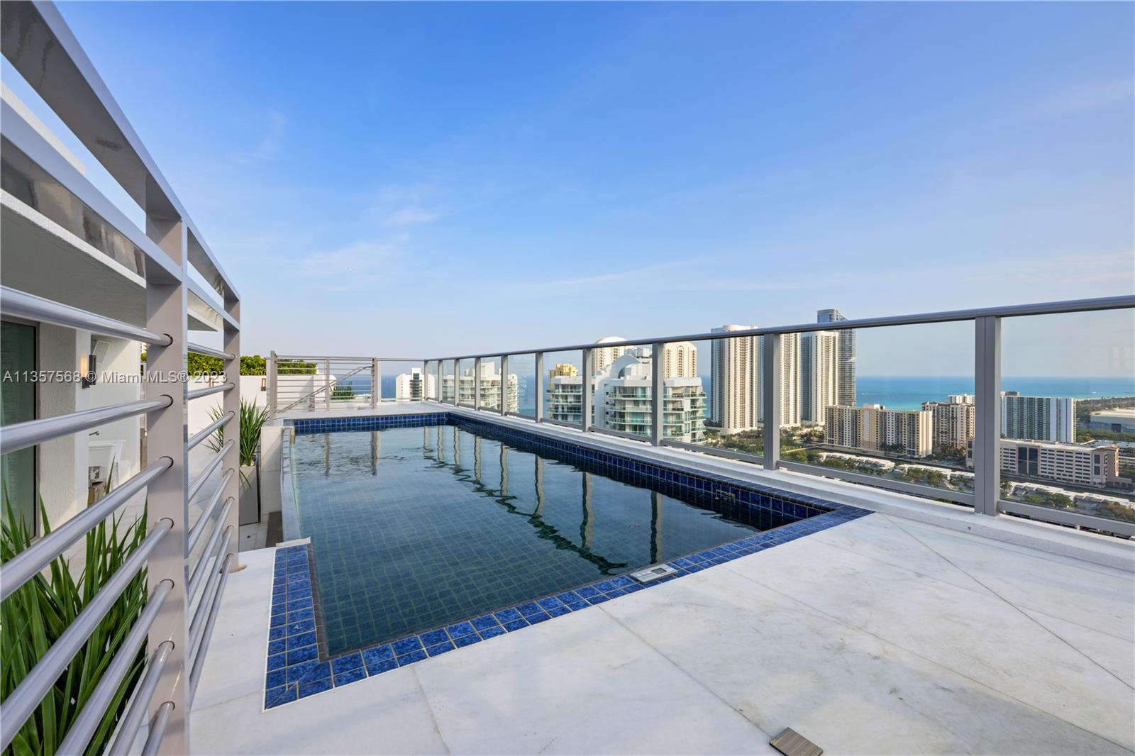 PARQUE TOWERS CONDO - Residential
