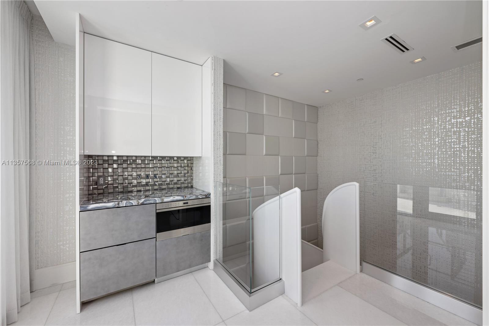 PARQUE TOWERS CONDO - Residential