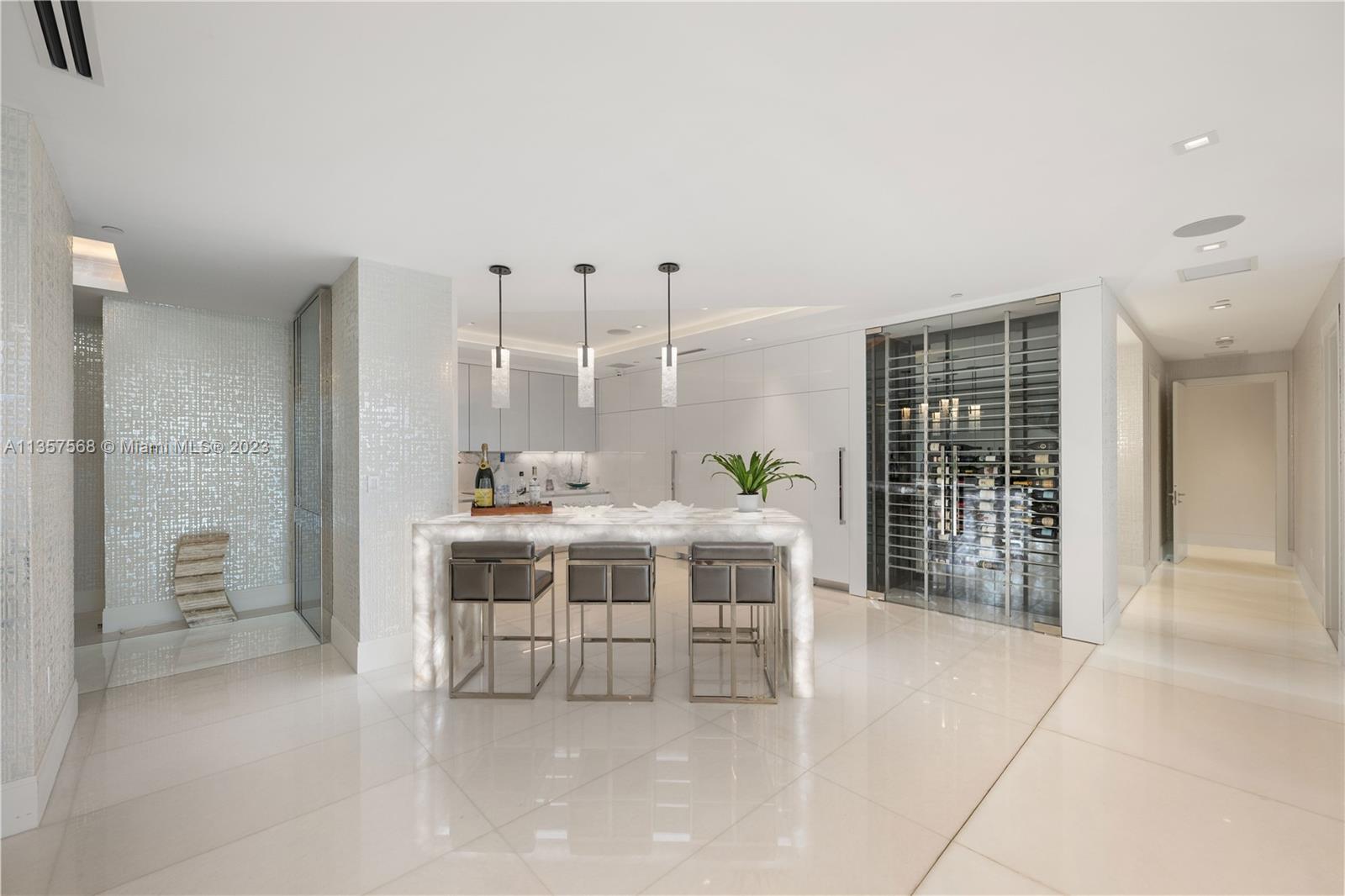 PARQUE TOWERS CONDO - Residential