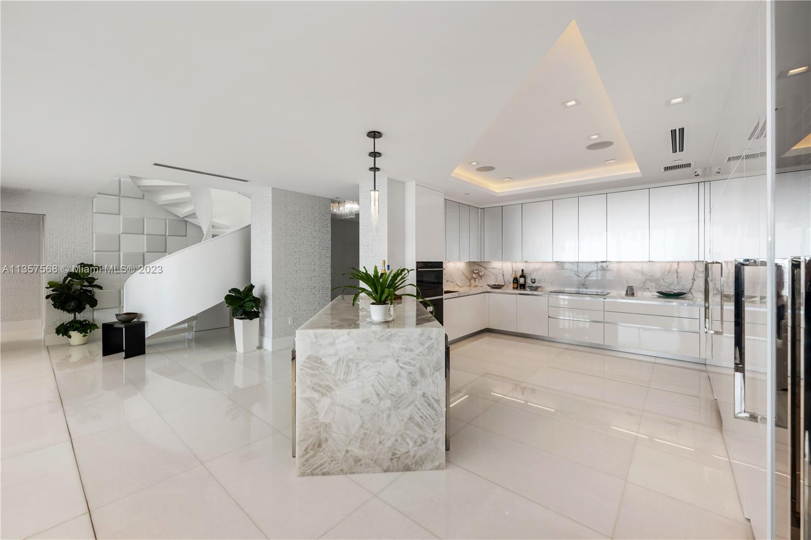 PARQUE TOWERS CONDO - Residential
