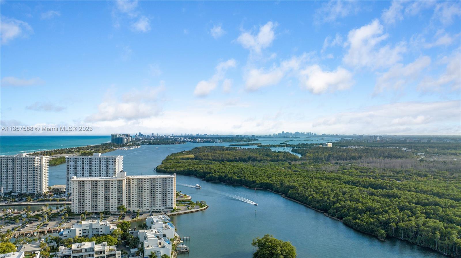 PARQUE TOWERS CONDO - Residential