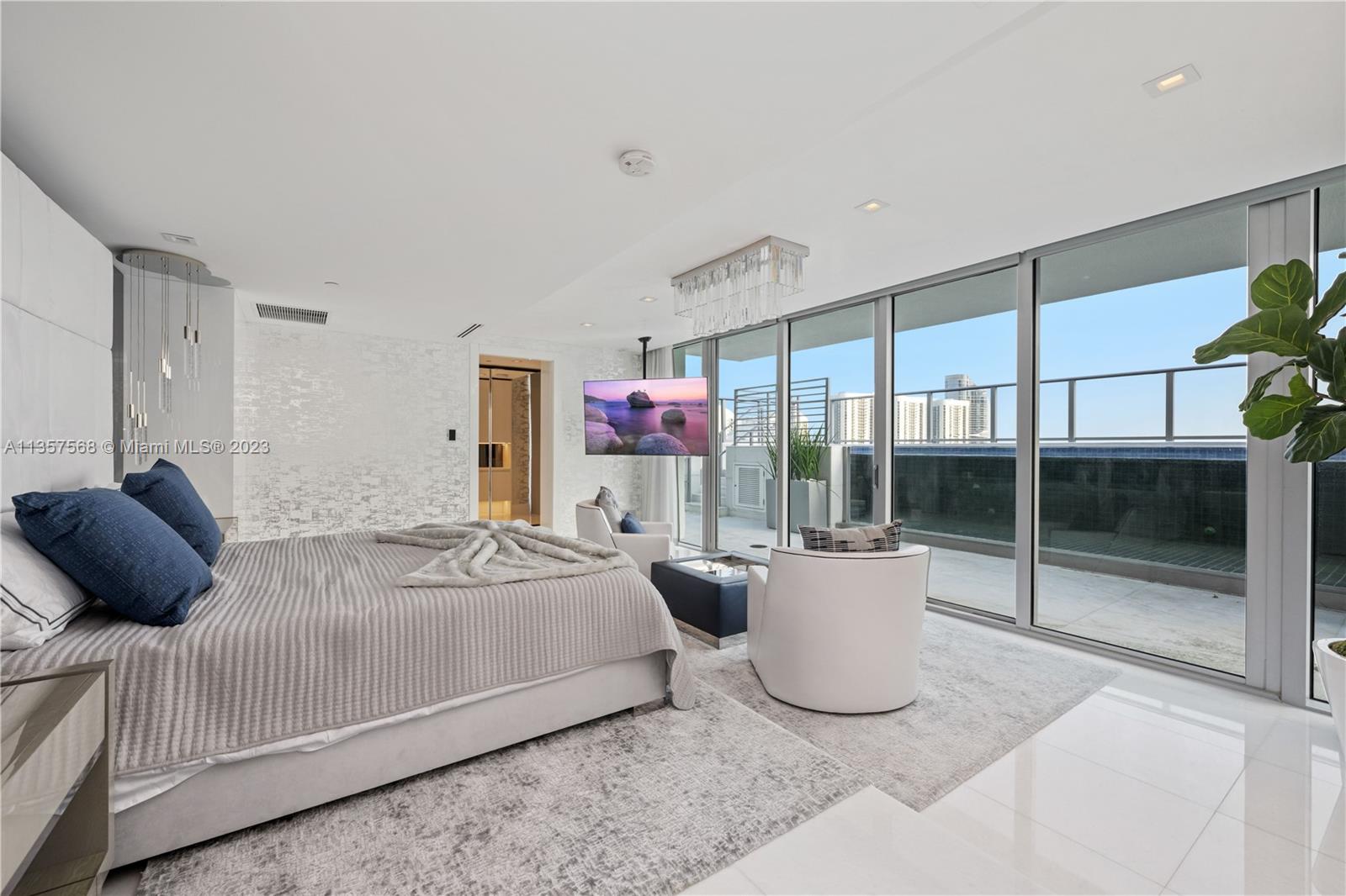 PARQUE TOWERS CONDO - Residential