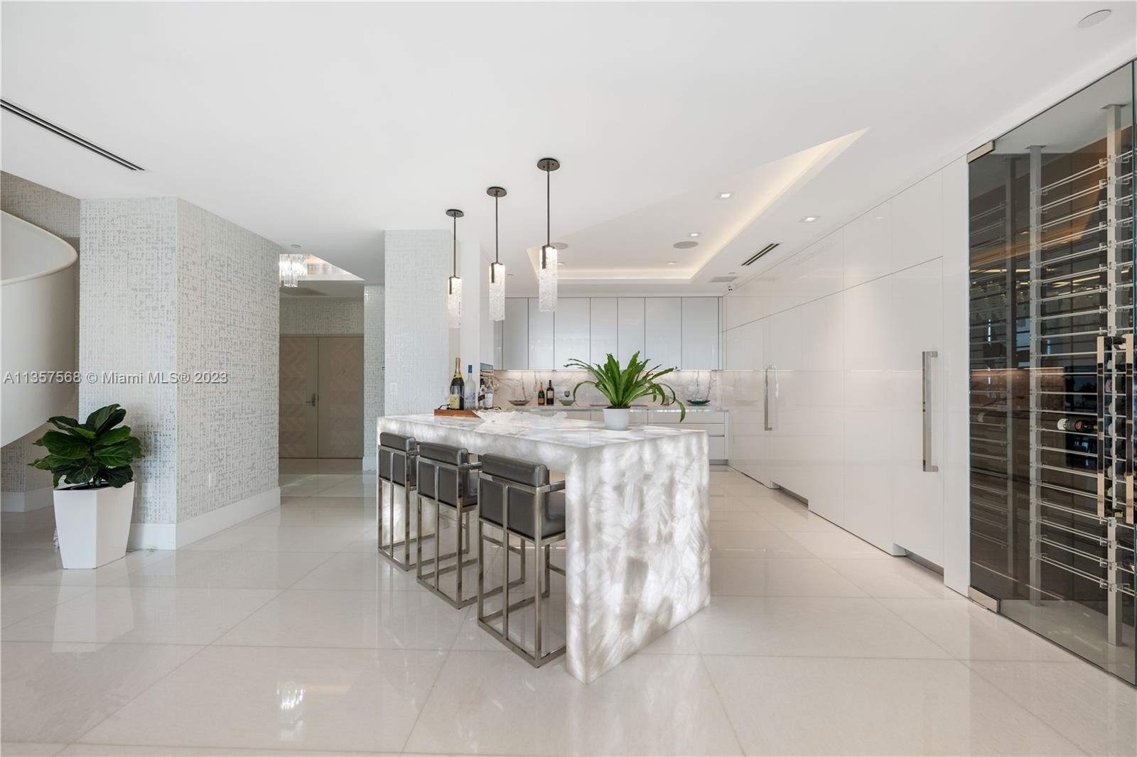 PARQUE TOWERS CONDO - Residential