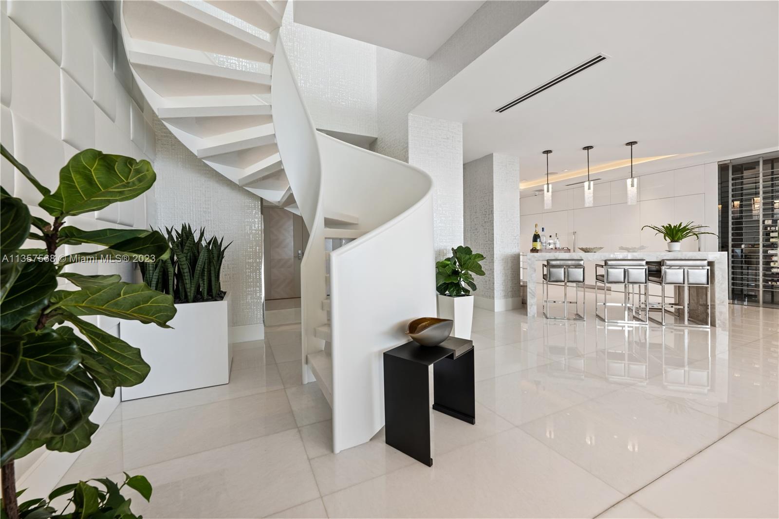 PARQUE TOWERS CONDO - Residential