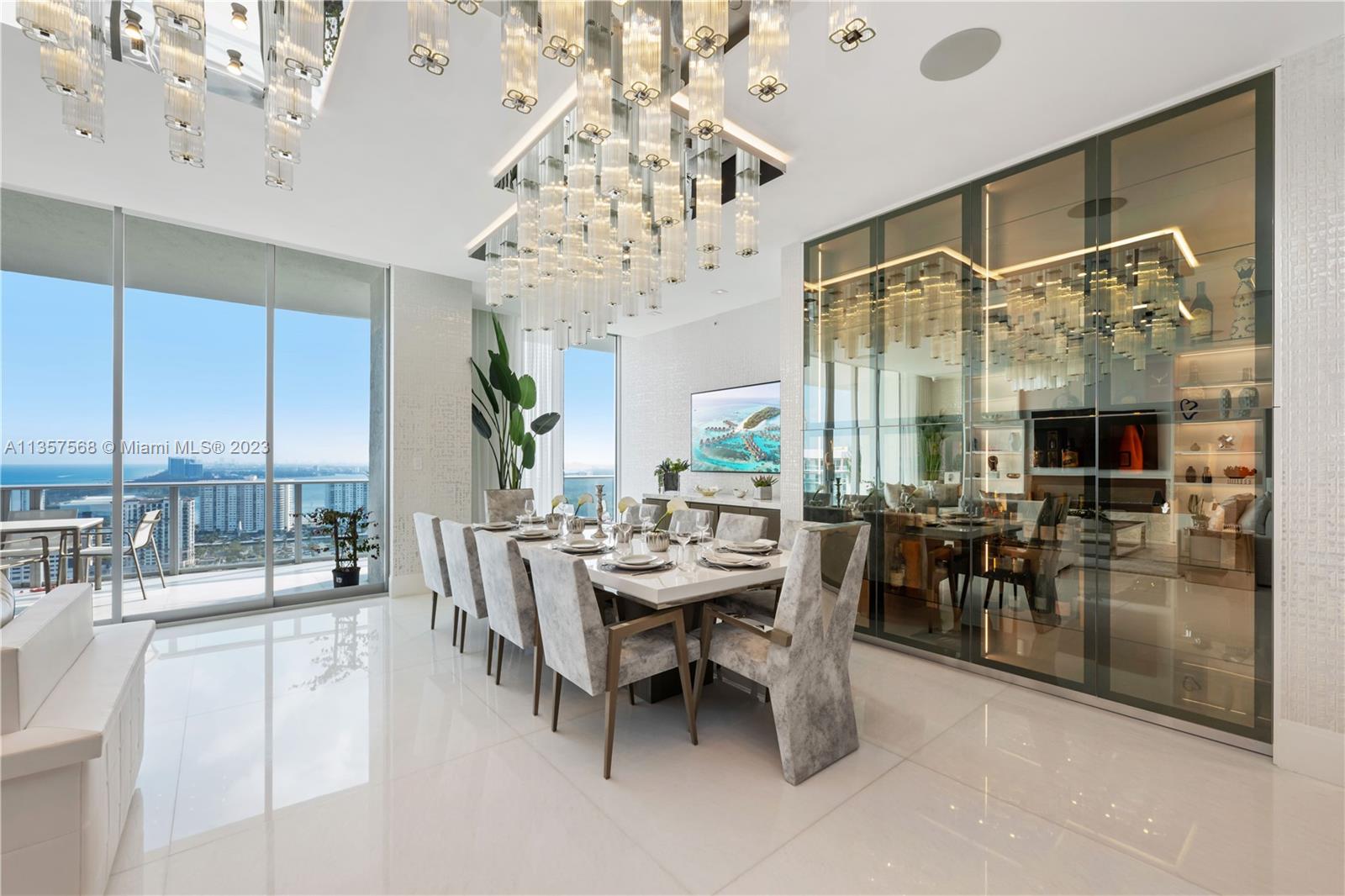 PARQUE TOWERS CONDO - Residential