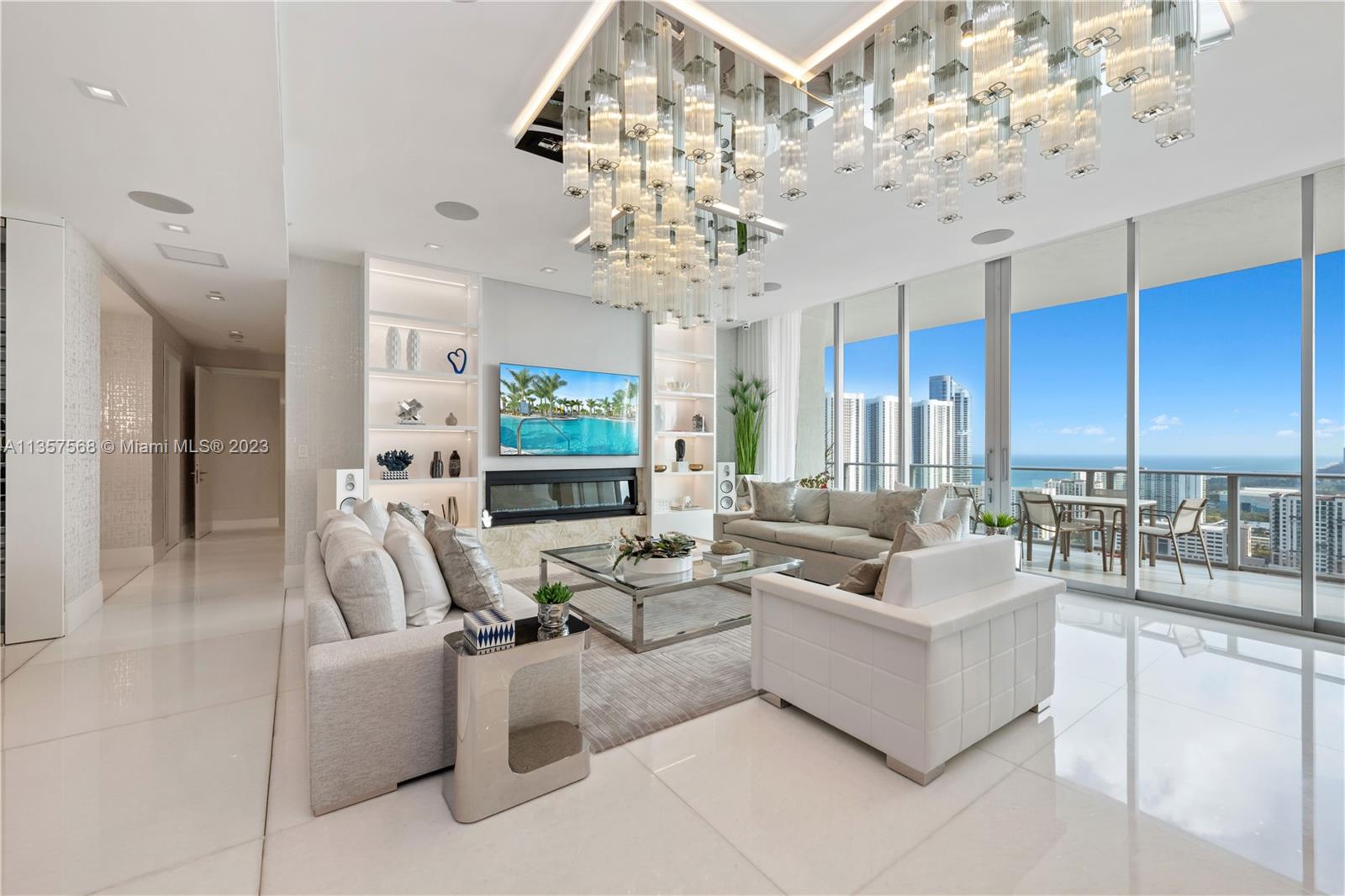 PARQUE TOWERS CONDO - Residential