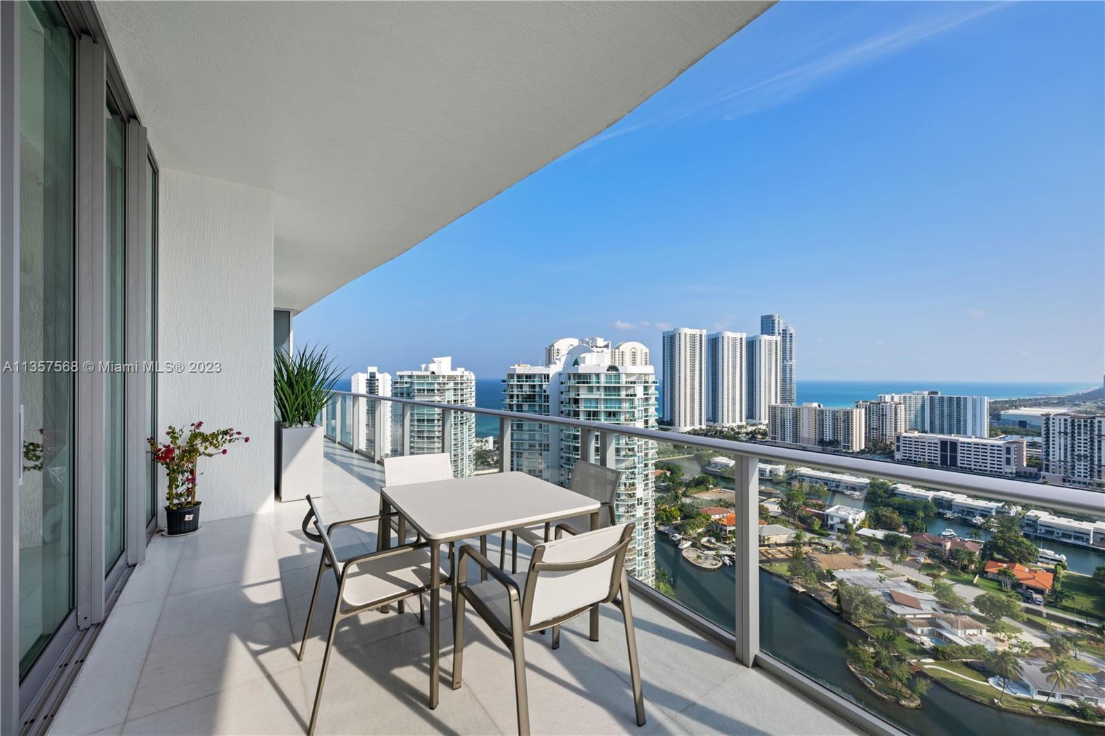 PARQUE TOWERS CONDO - Residential