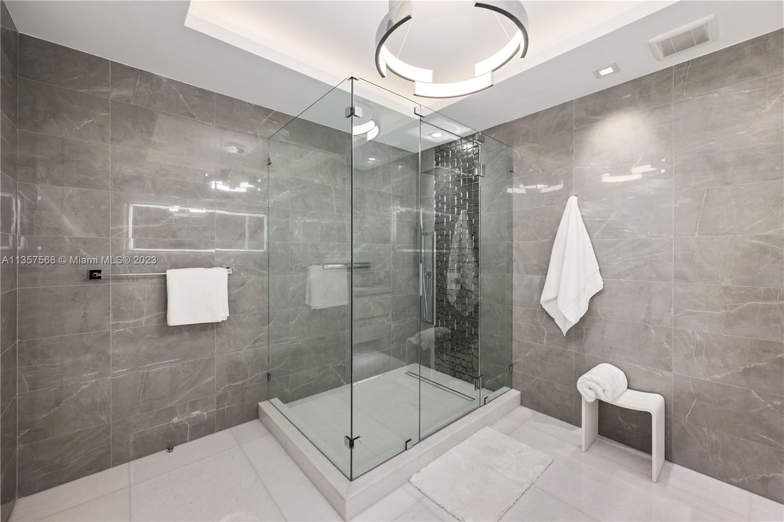 PARQUE TOWERS CONDO - Residential