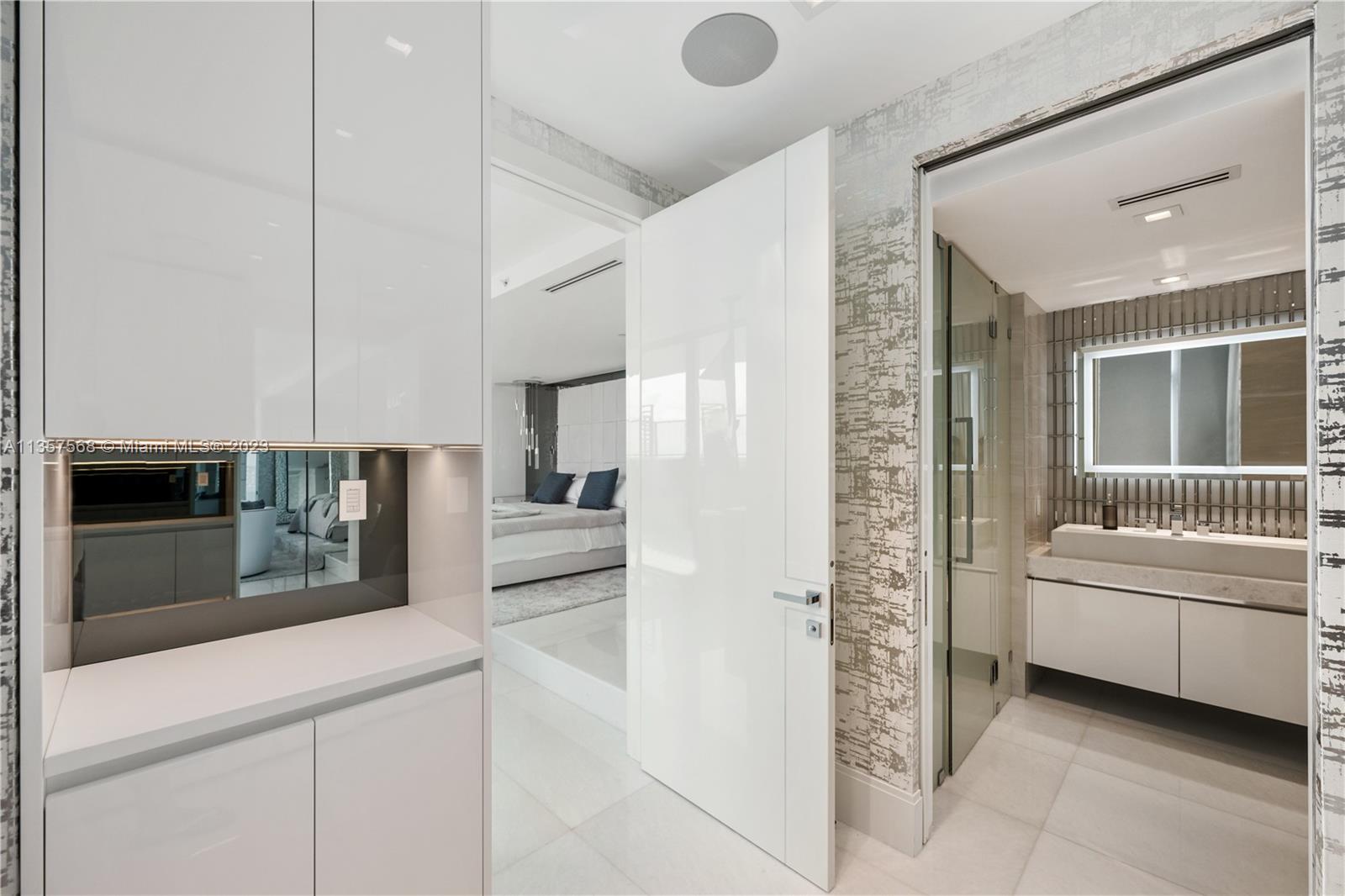 PARQUE TOWERS CONDO - Residential