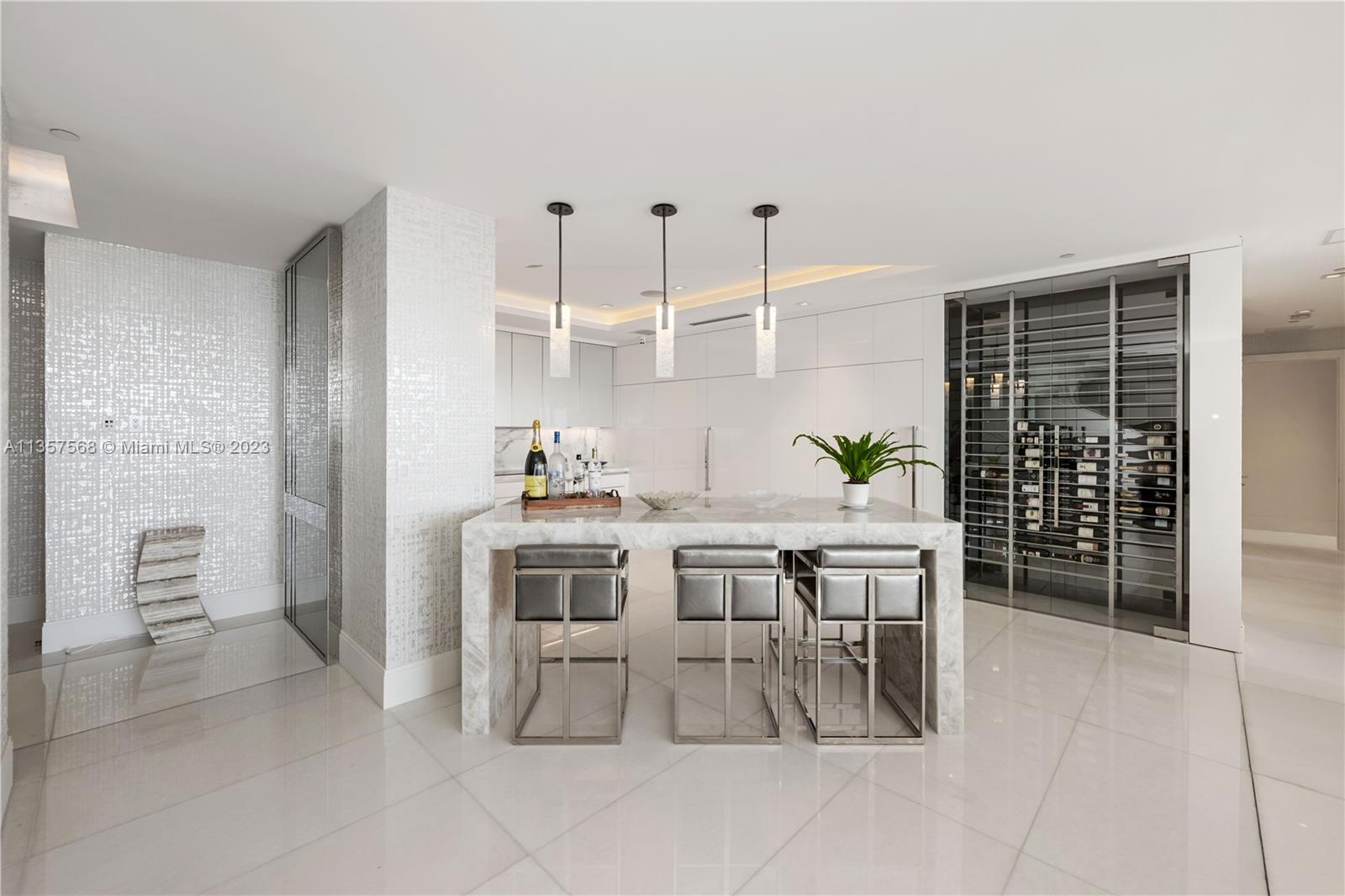 PARQUE TOWERS CONDO - Residential