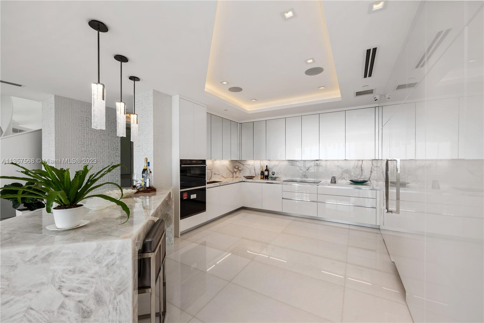 PARQUE TOWERS CONDO - Residential