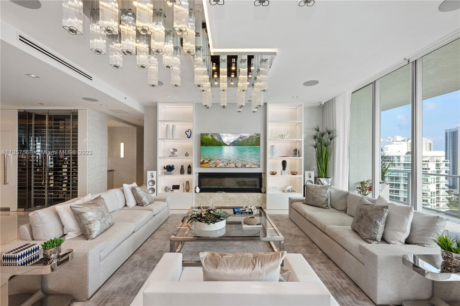 PARQUE TOWERS CONDO - Residential