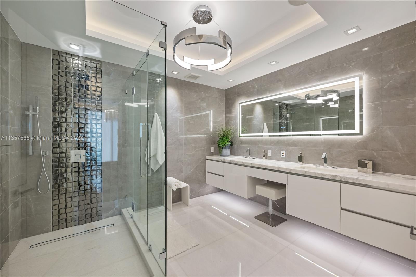 PARQUE TOWERS CONDO - Residential