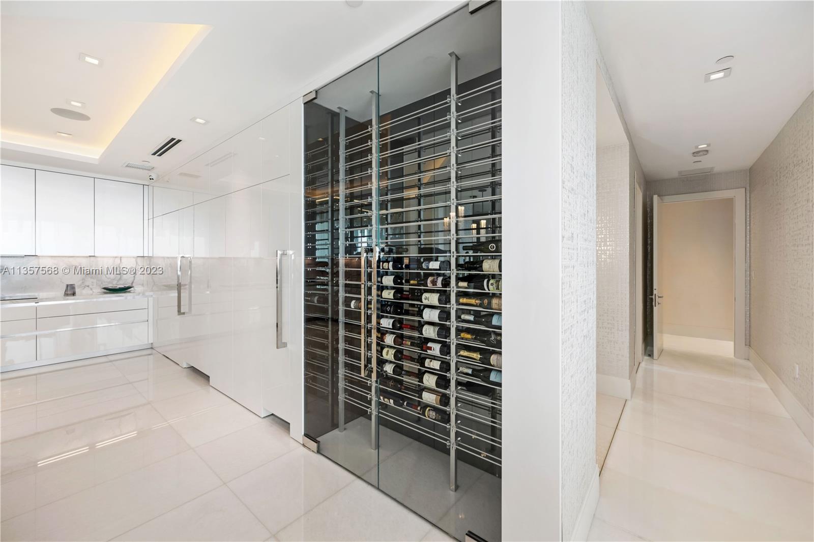 PARQUE TOWERS CONDO - Residential