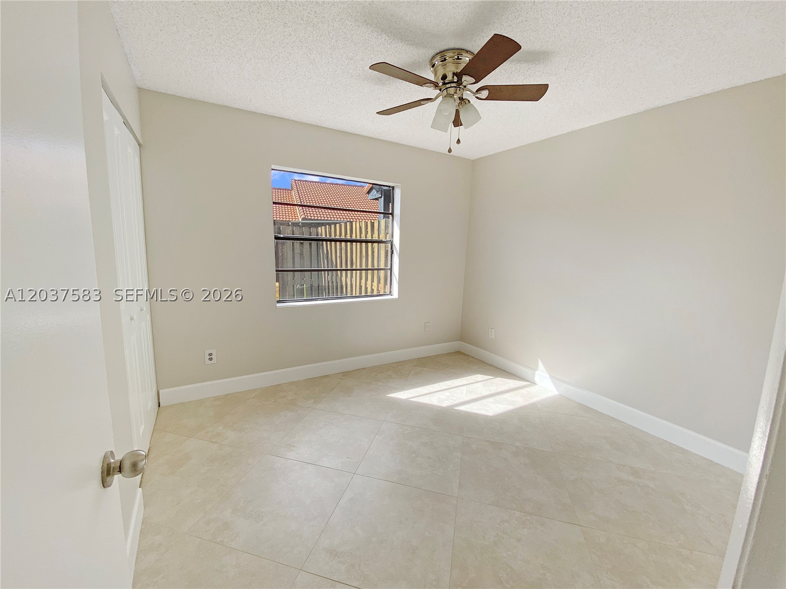 LAKES MEADOW VILG HOMES C - Residential Lease