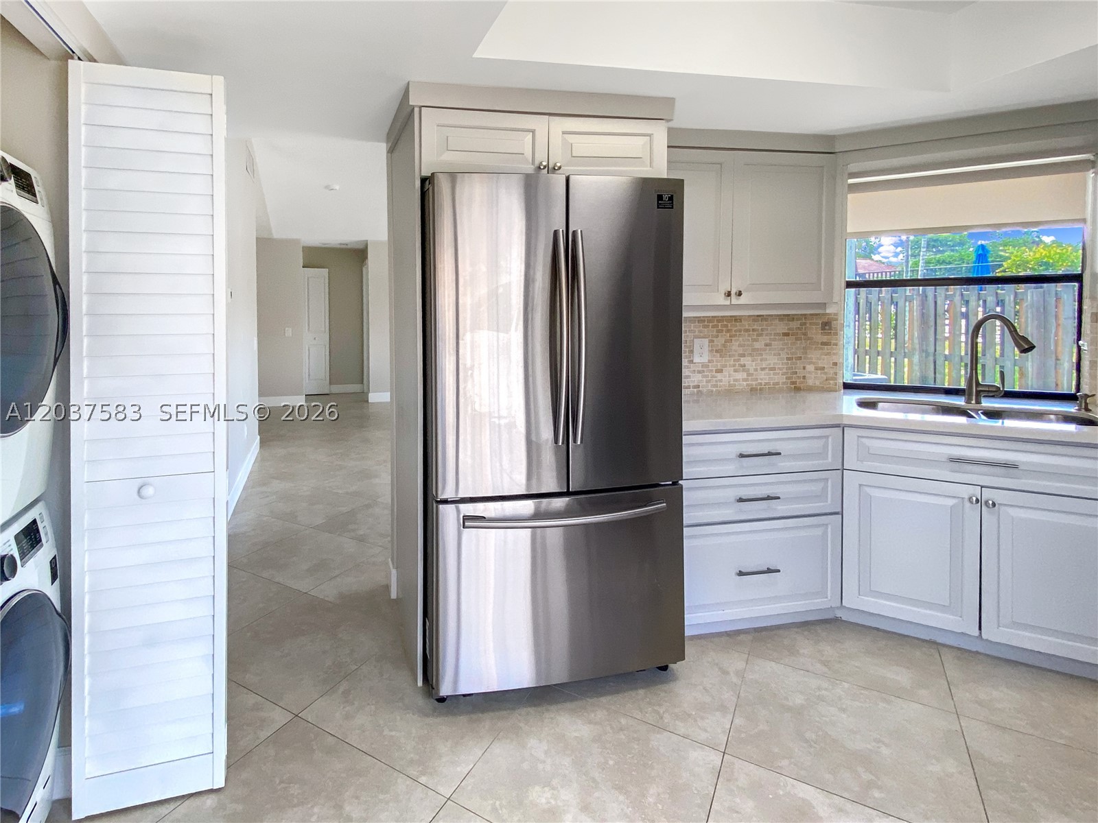 LAKES MEADOW VILG HOMES C - Residential Lease