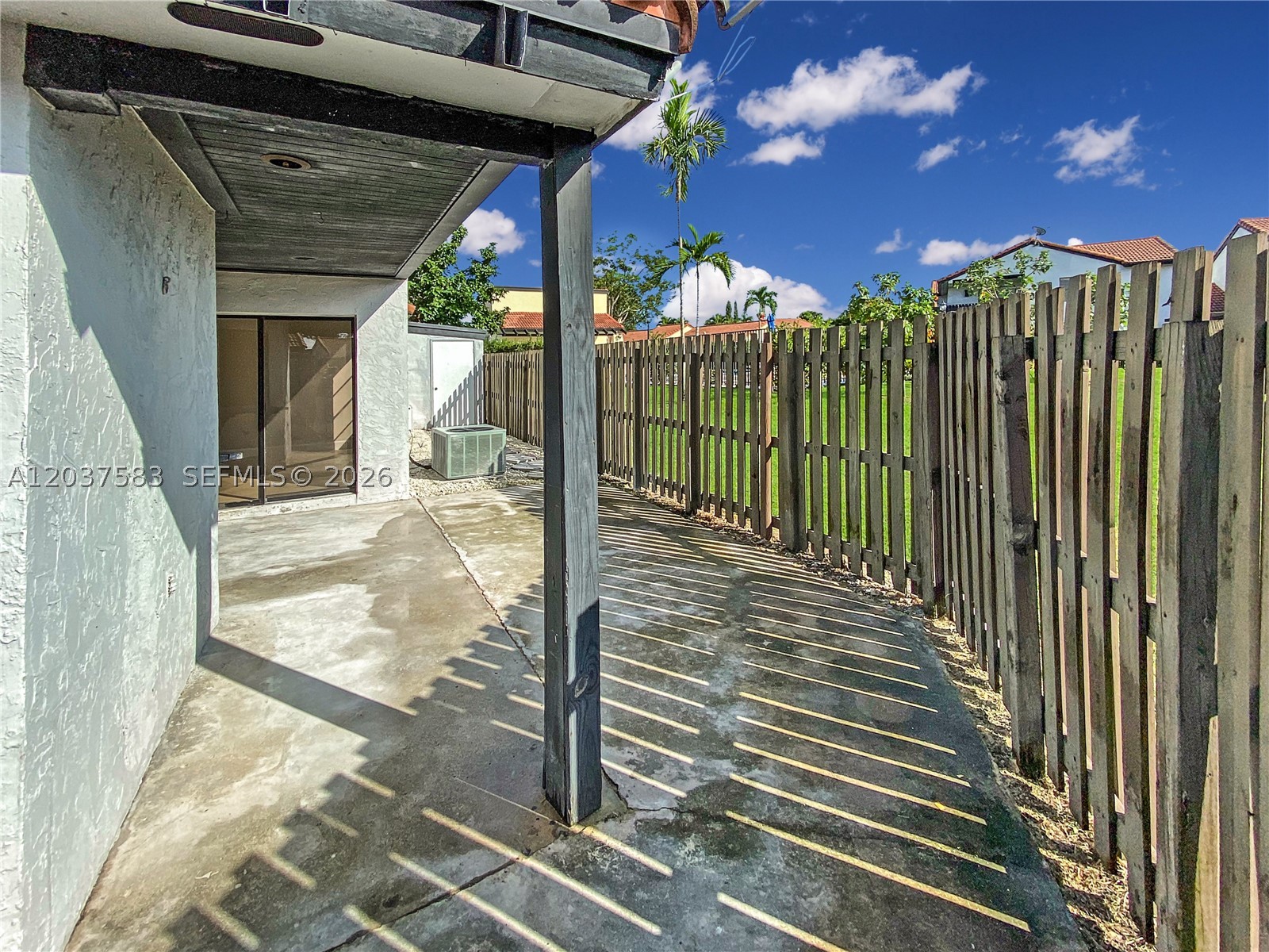 LAKES MEADOW VILG HOMES C - Residential Lease