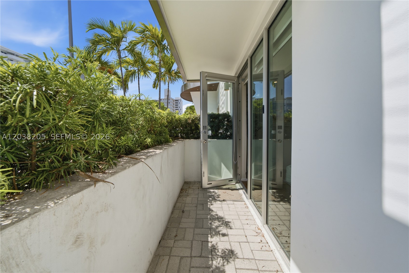 FONTANA CONDO - Residential