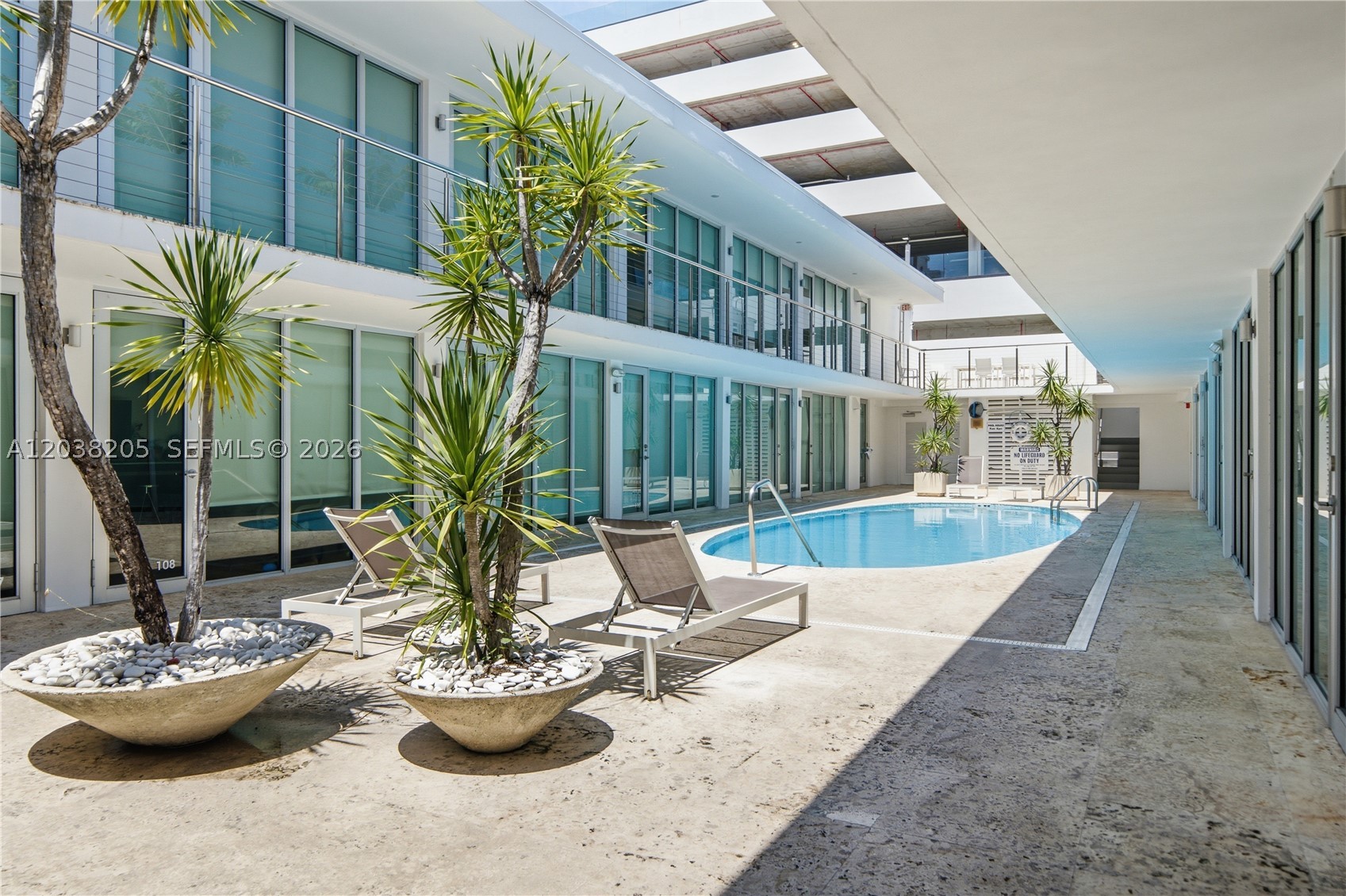 FONTANA CONDO - Residential