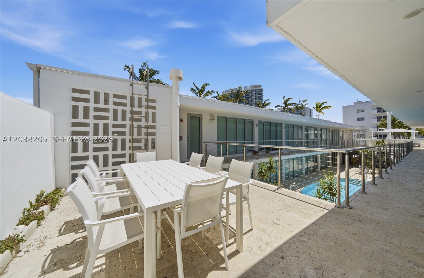 FONTANA CONDO - Residential