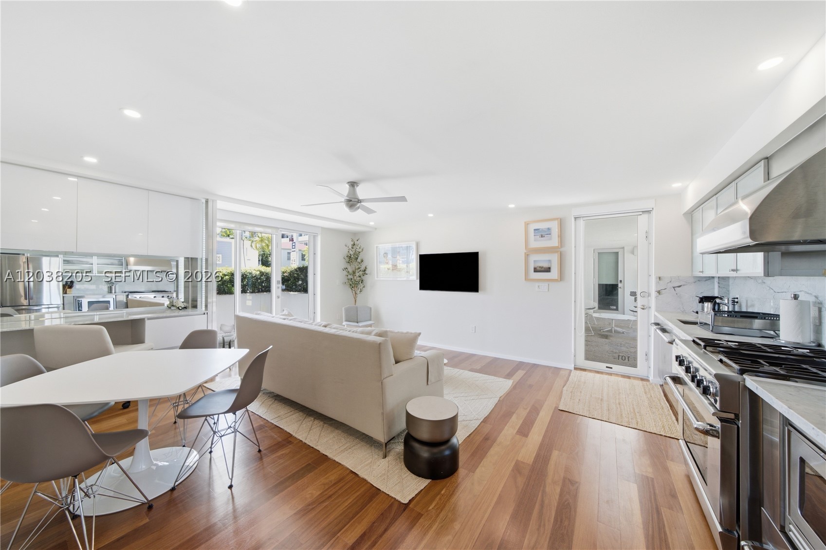 FONTANA CONDO - Residential