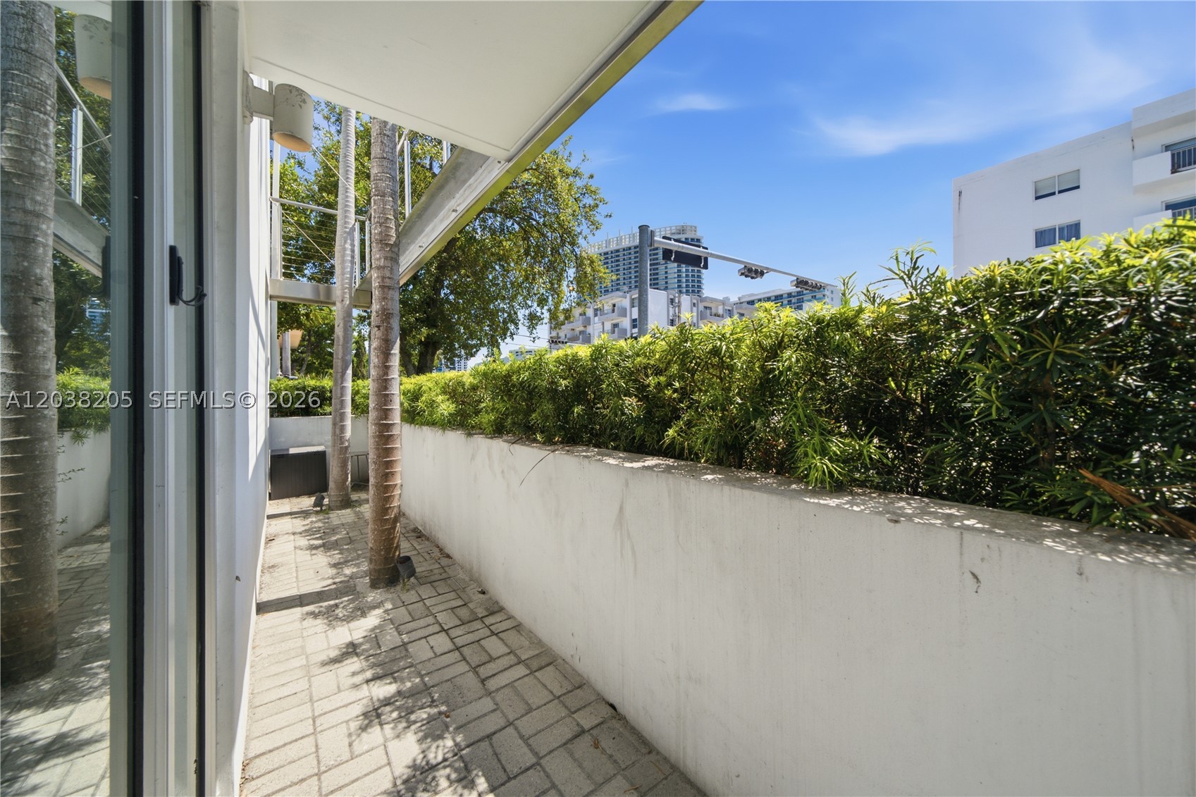 FONTANA CONDO - Residential