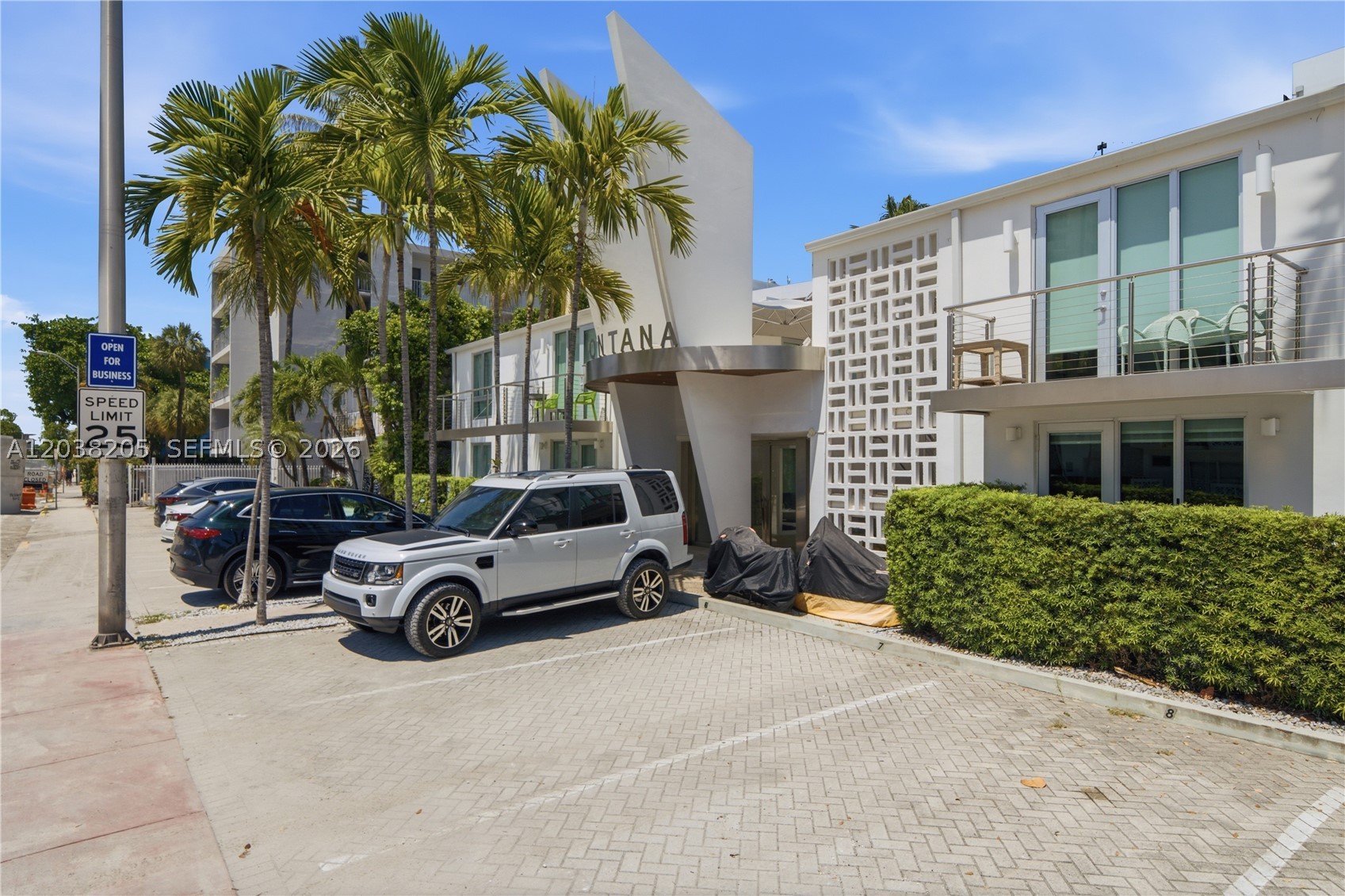 FONTANA CONDO - Residential