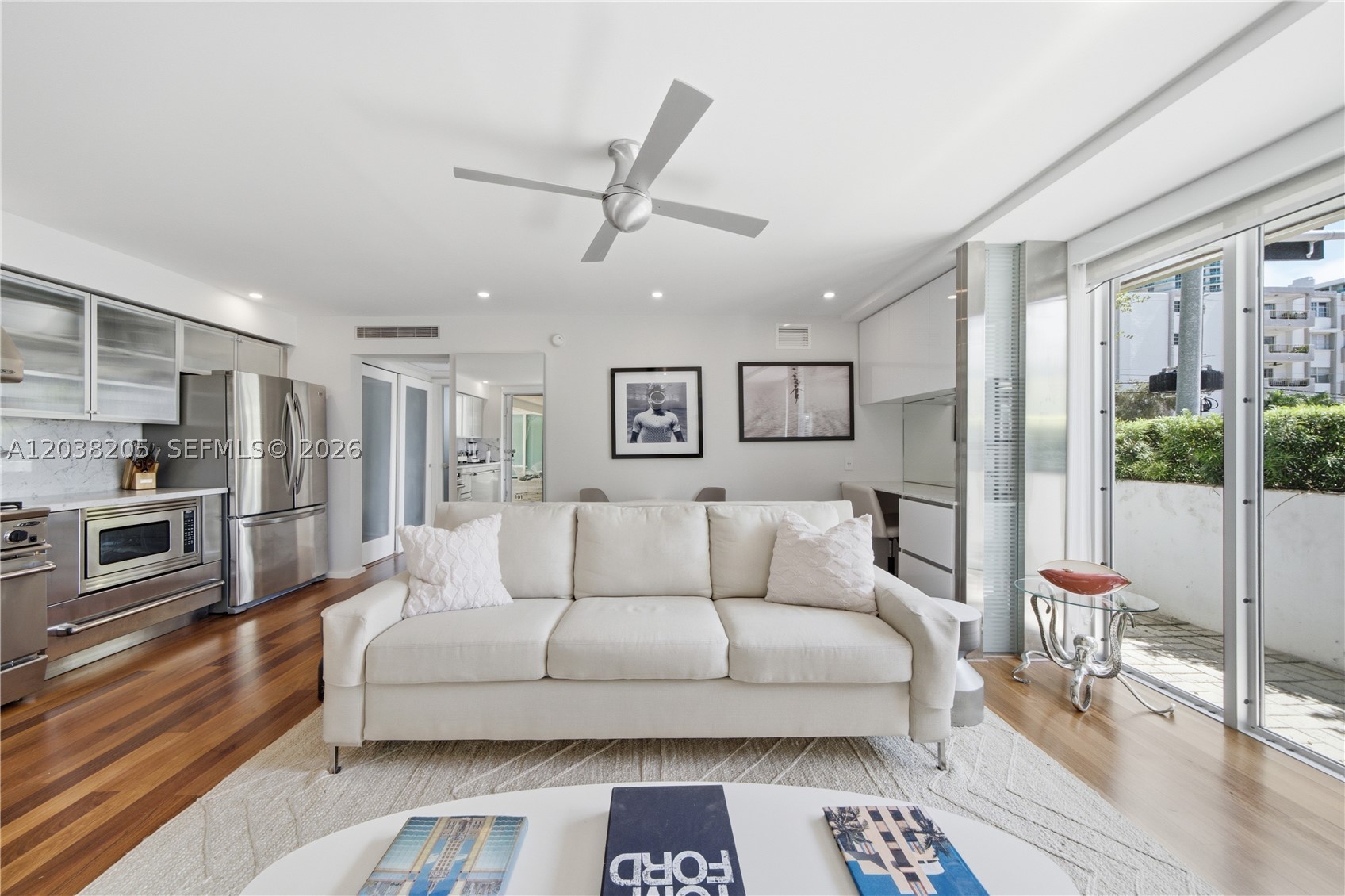 FONTANA CONDO - Residential