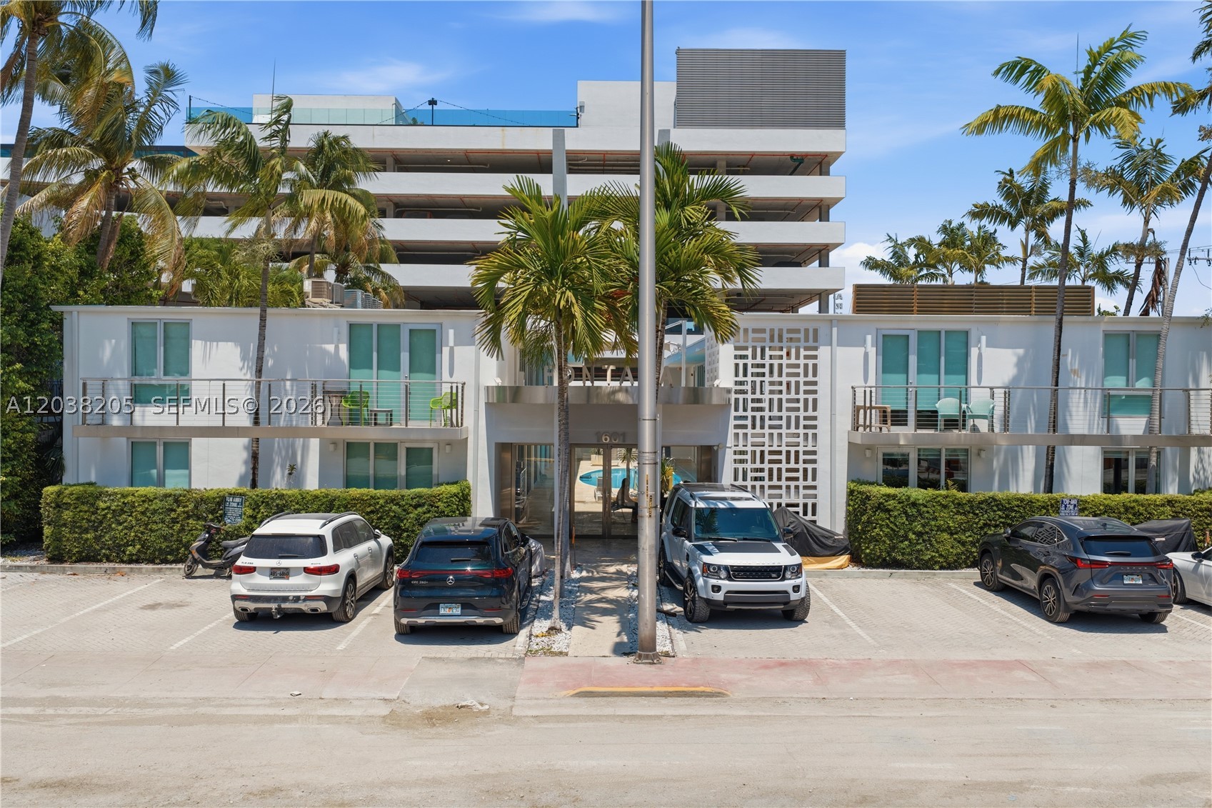 FONTANA CONDO - Residential