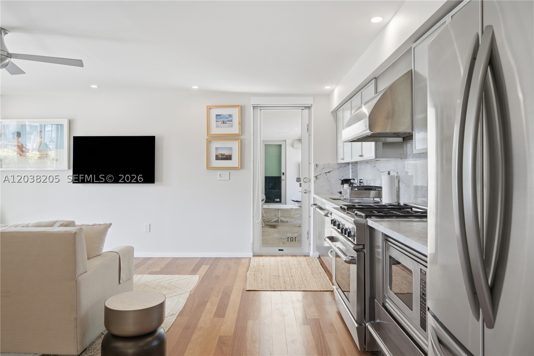 FONTANA CONDO - Residential