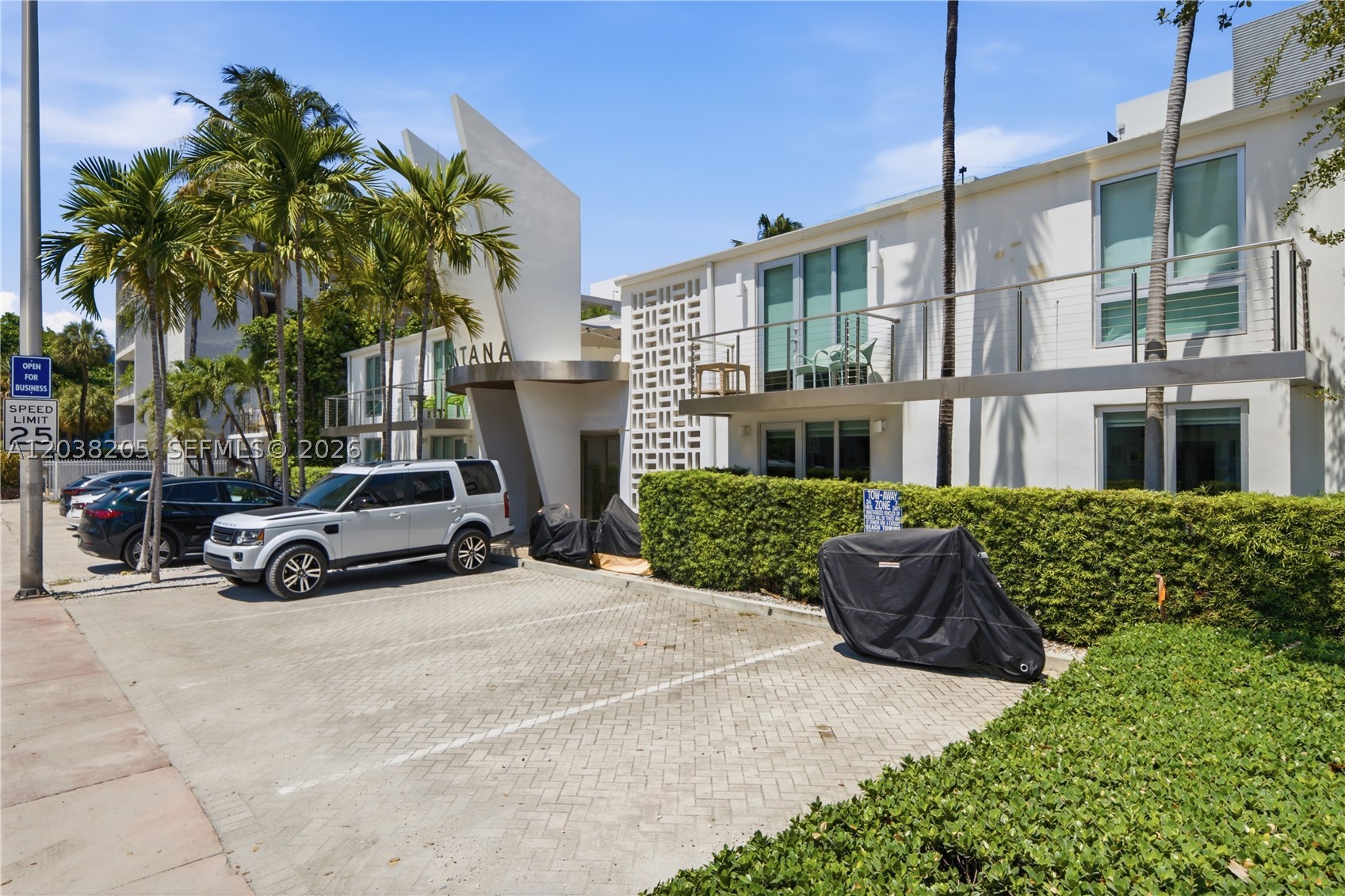 FONTANA CONDO - Residential