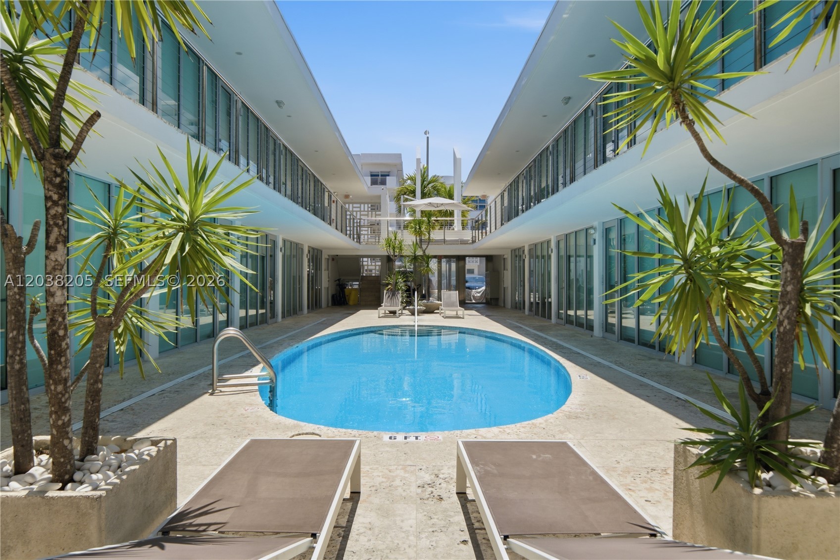 FONTANA CONDO - Residential