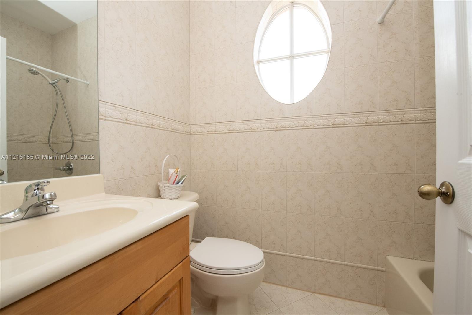 KENDALL COUNTRY ESTATES - Residential